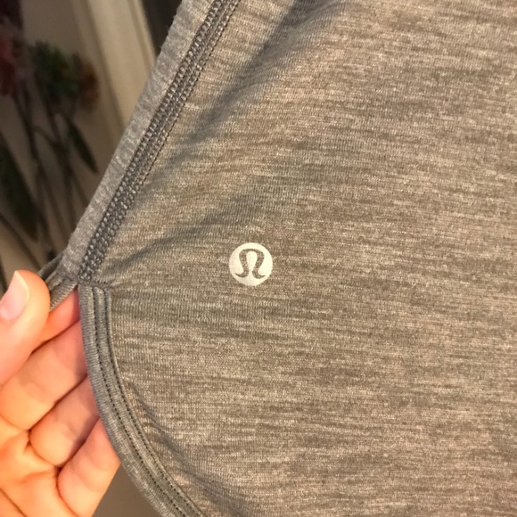 lululemon athletica Tops - Lululemon Athletica 105 Singlet Tank Top (Size 6)